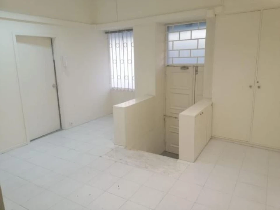 Armazém para Arrendamento em Paranhos Foto 1