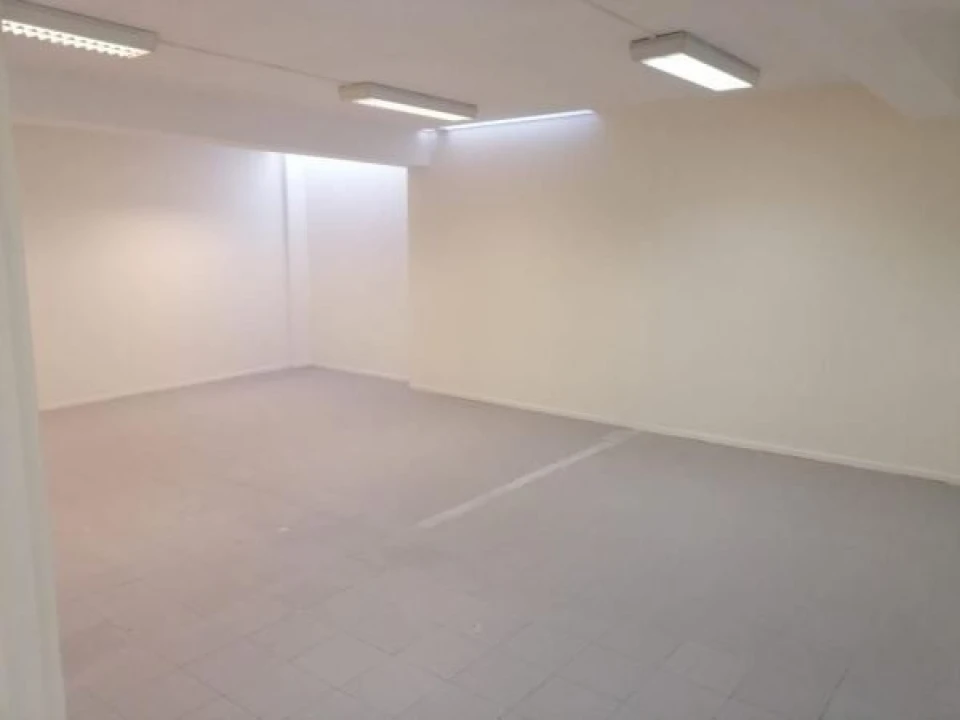 Armazém para Arrendamento em Paranhos Foto 2