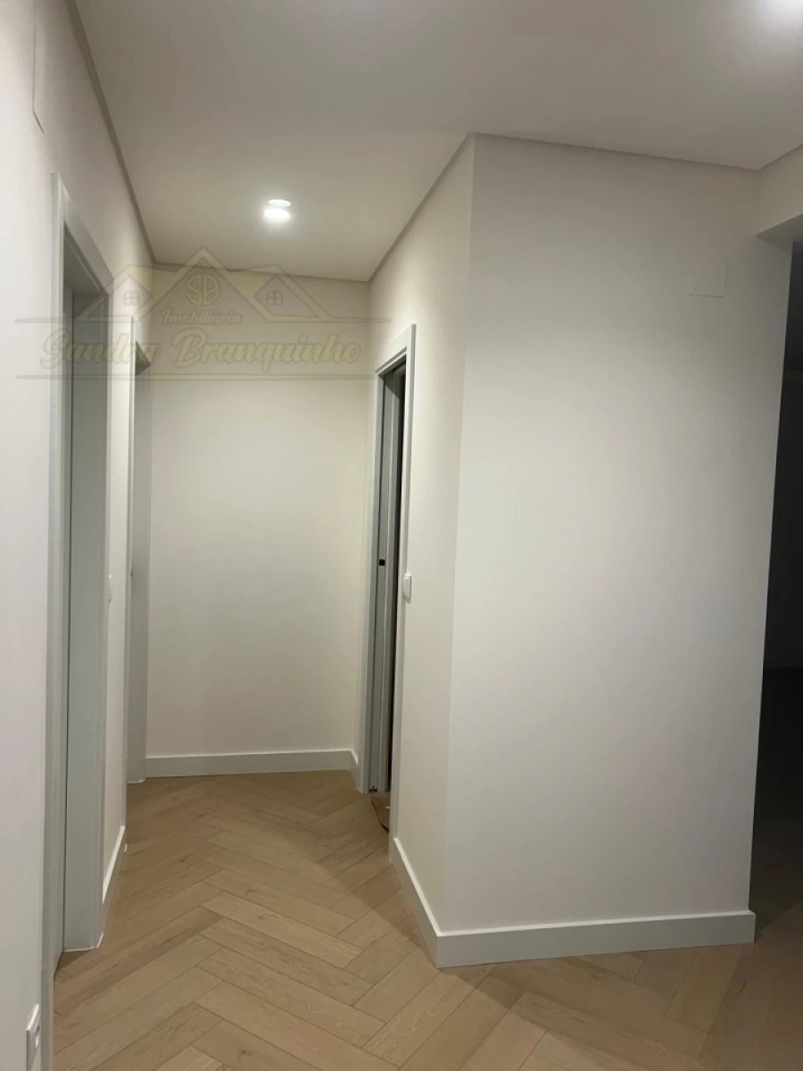 Apartamento T2 para Venda em Silveira Foto 39