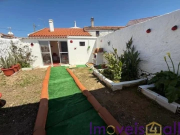 Moradia T2 para Venda em Panoias e Conceição