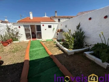 Moradia T2 para Venda em Panoias e Conceição