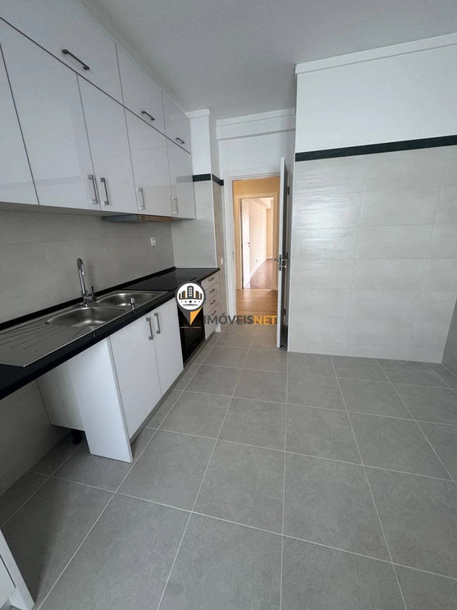 Apartamento T4 para Arrendamento em Castelo Branco Foto 6