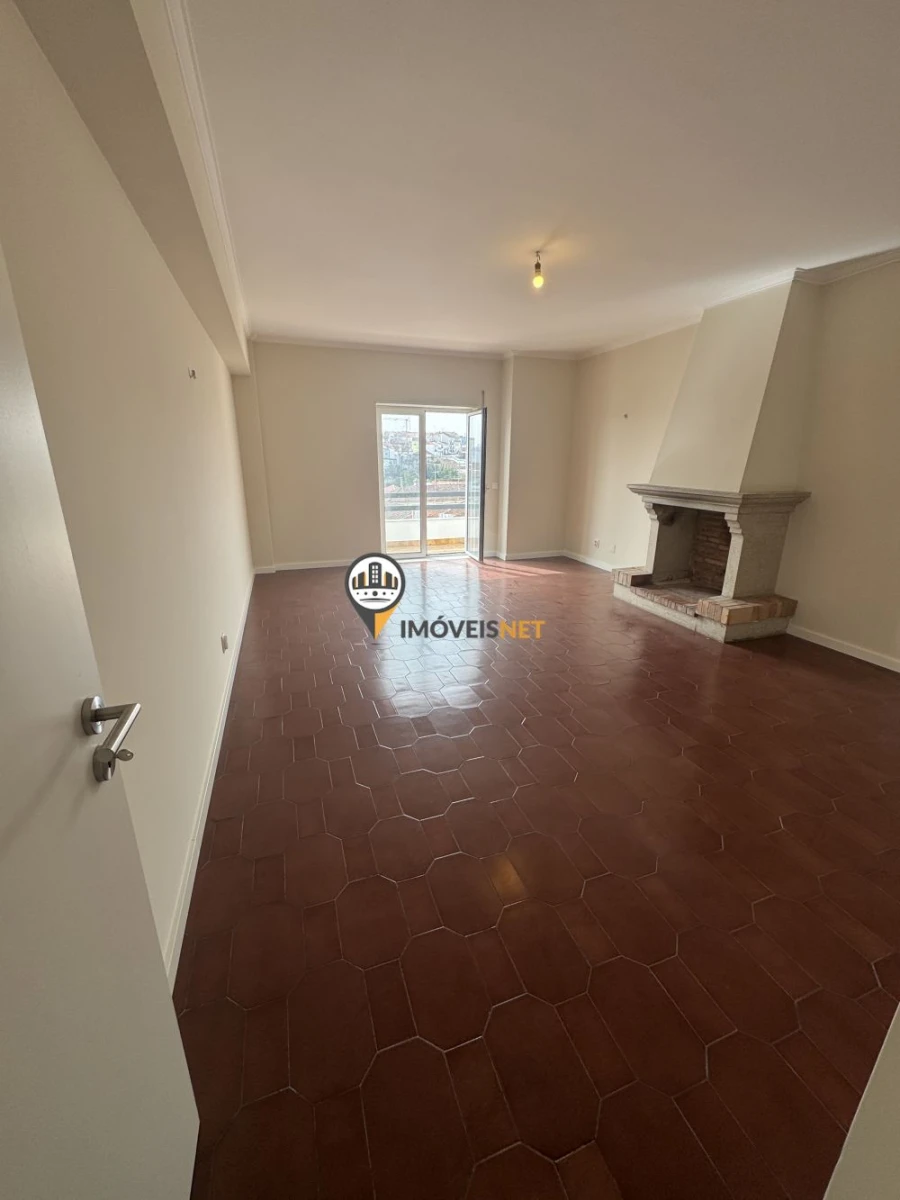 Apartamento T4 para Arrendamento em Castelo Branco Foto 11
