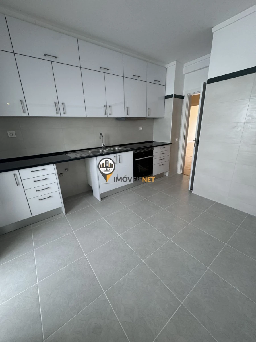 Apartamento T4 para Arrendamento em Castelo Branco Foto 5