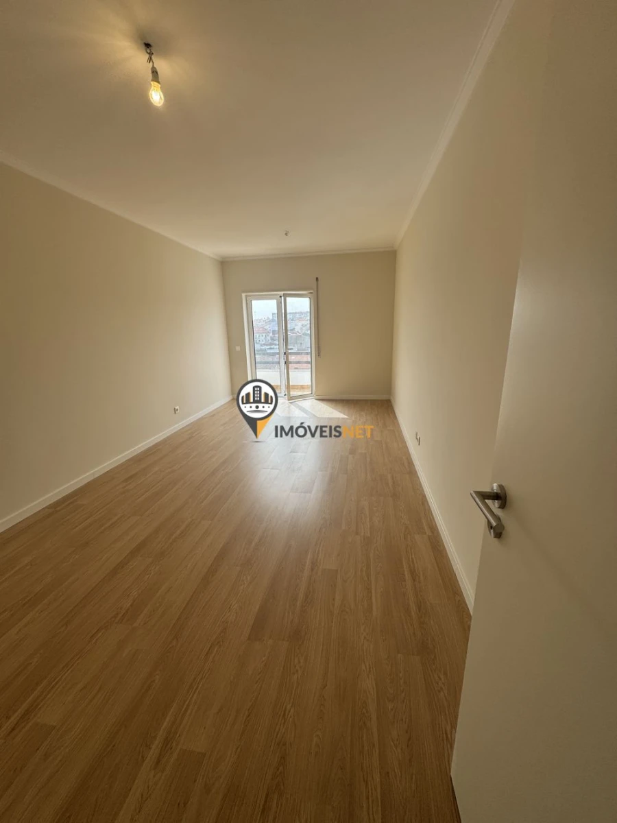 Apartamento T4 para Arrendamento em Castelo Branco Foto 16