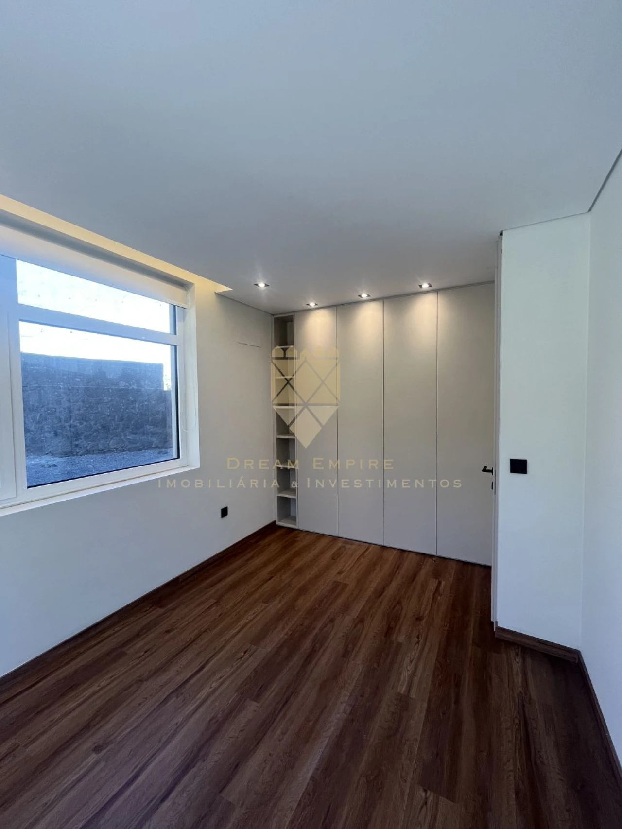 Garagem para Venda em Baltar Foto 10