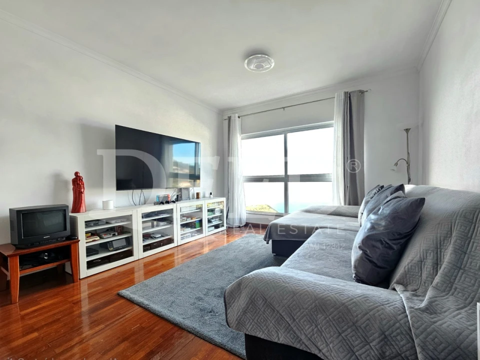 Apartamento T2 para Venda em Caniço Foto 3