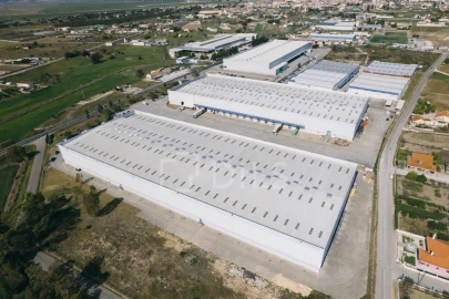 Armazém para Arrendamento em Samora Correia