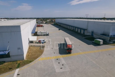 Armazém para Arrendamento em Samora Correia