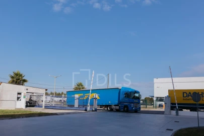 Armazém para Arrendamento em Samora Correia