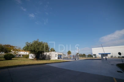 Armazém para Arrendamento em Samora Correia
