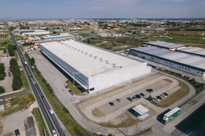 Armazém para Arrendamento em Samora Correia