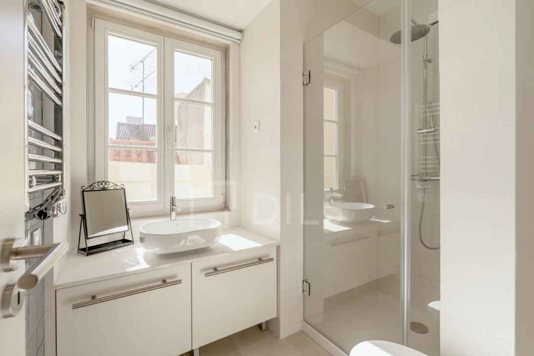 Apartamento T2 para Venda em Santo António Foto 8