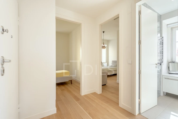 Apartamento T2 para Venda em Santo António Foto 15