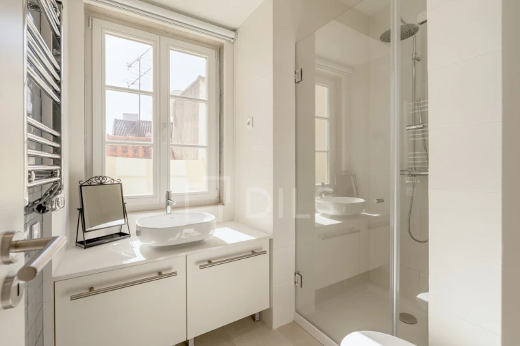 Apartamento T2 para Venda em Santo António Foto 8