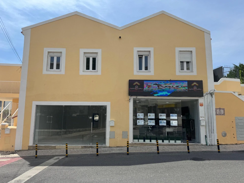 Negócio para Arrendamento em Carcavelos e Parede Foto 1