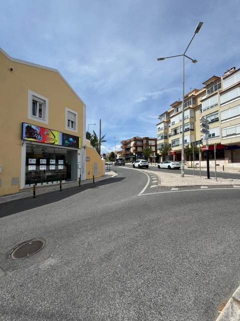 Negócio para Arrendamento em Carcavelos e Parede