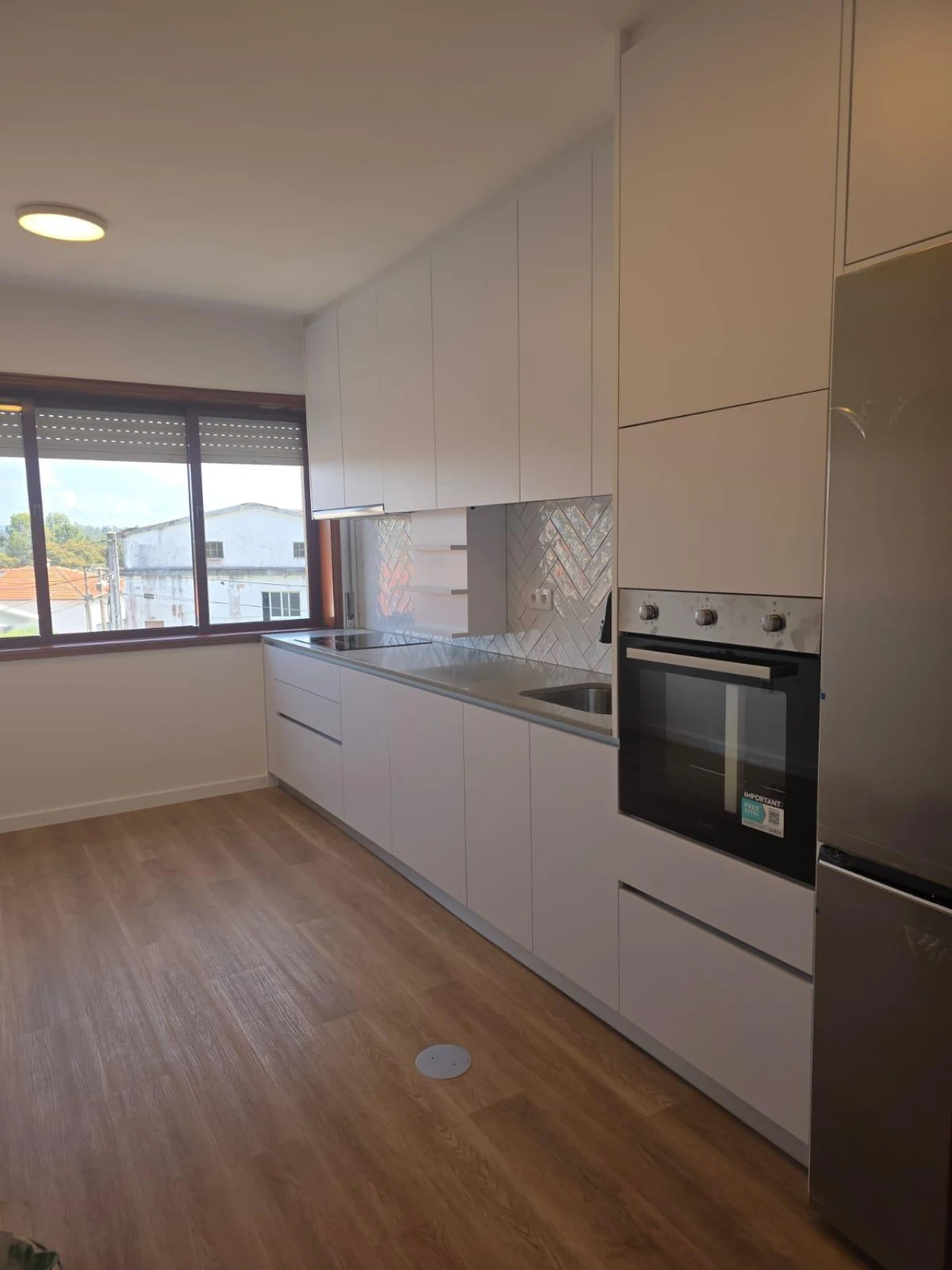 Apartamento T4 para Venda em Escapães Foto 2