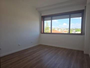 Apartamento T4 para Venda em Escapães