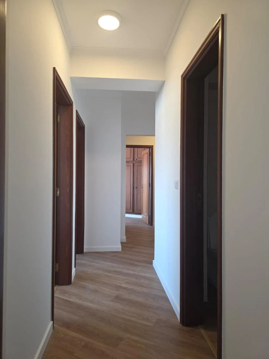 Apartamento T4 para Venda em Escapães Foto 11