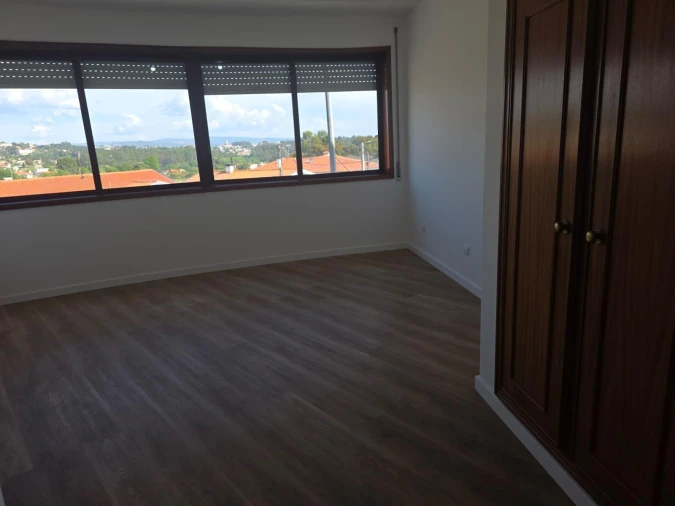 Apartamento T4 para Venda em Escapães Foto 12