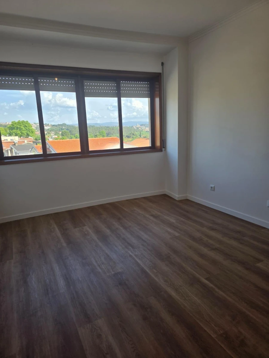 Apartamento T4 para Venda em Escapães Foto 19