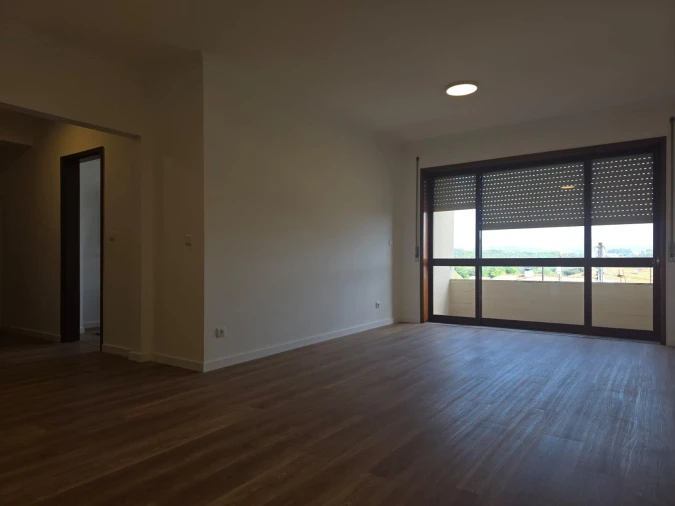 Apartamento T4 para Venda em Escapães Foto 5