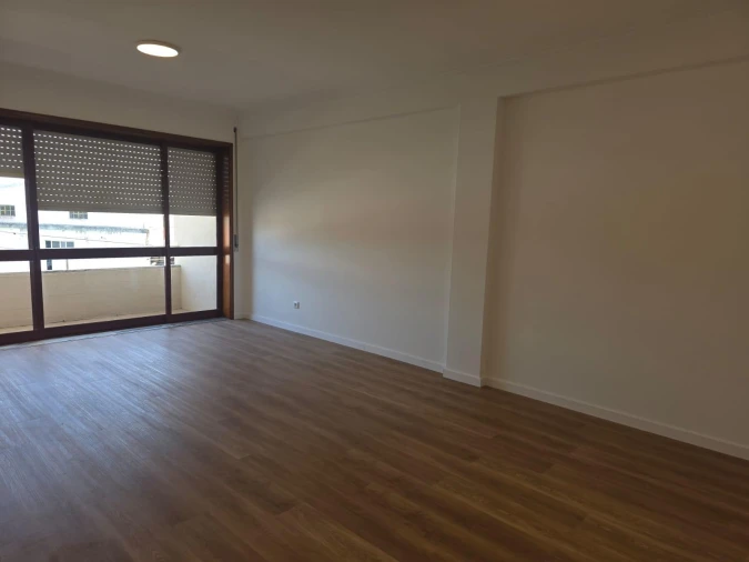 Apartamento T4 para Venda em Escapães Foto 6