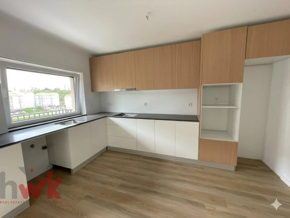 Apartamento T4 para Venda em Seia, São Romão e Lapa dos Dinheiros Foto 1