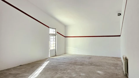 Moradia T4 para Venda em Aveiras de Cima