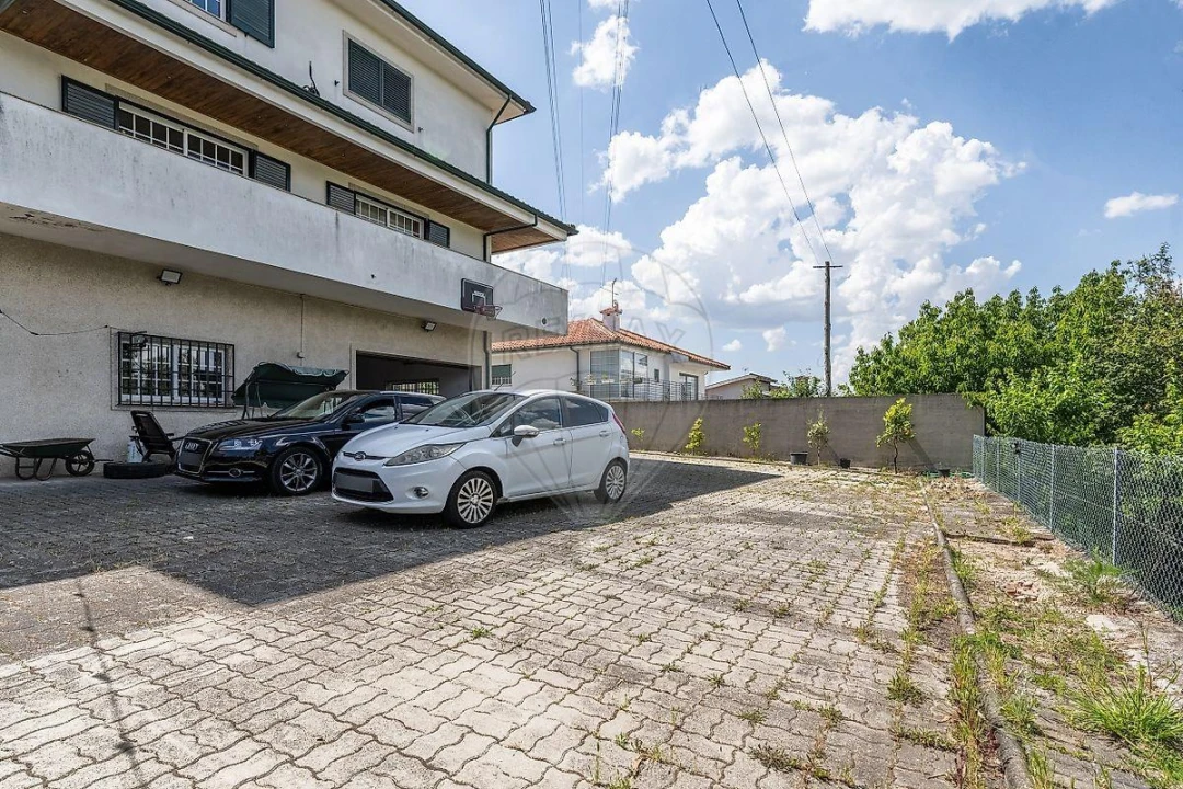 Moradia T4 para Venda em Aldão Foto 34