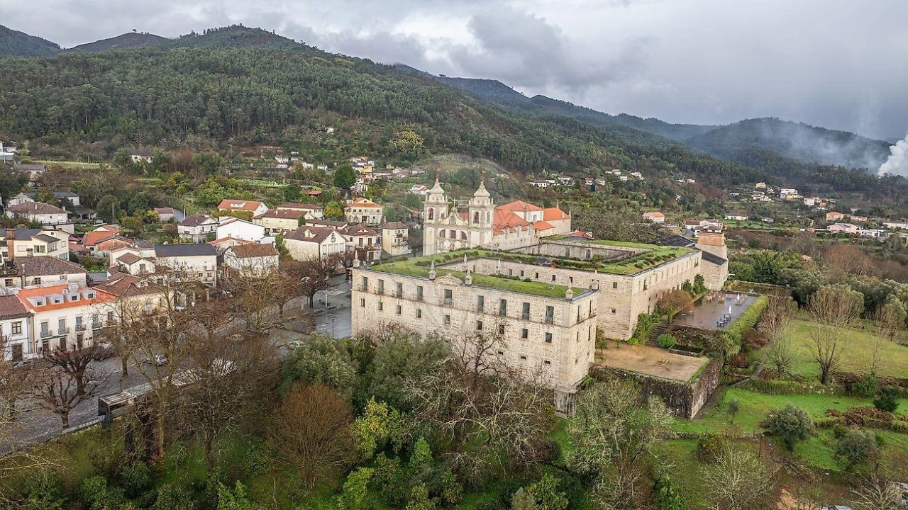 Moradia T3 para Venda em Bouro (Santa Maria) Foto 4