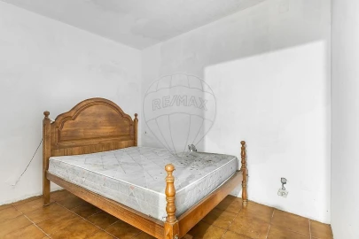 Moradia T3 para Venda em Bouro (Santa Maria)