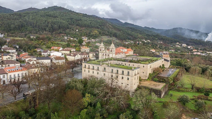 Moradia T3 para Venda em Bouro (Santa Maria) Foto 4