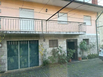 Moradia T4 para Venda em Valdosende