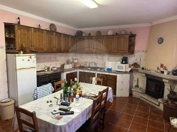 Moradia T4 para Venda em Valdosende