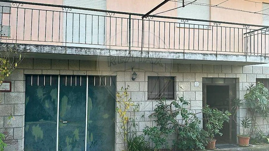 Moradia T4 para Venda em Valdosende