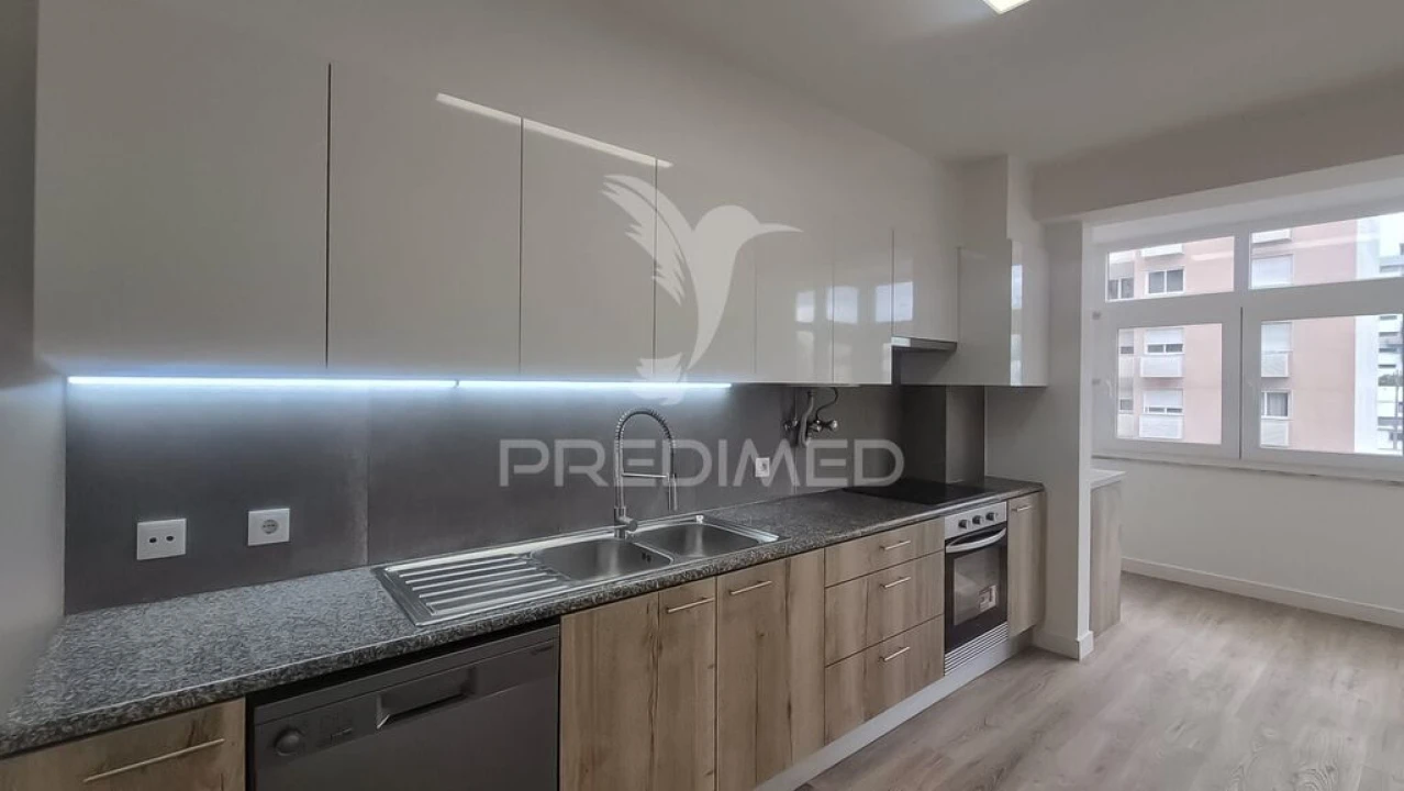 Apartamento T3 para Venda em Benfica Foto 6