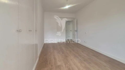 Apartamento T3 para Venda em Benfica