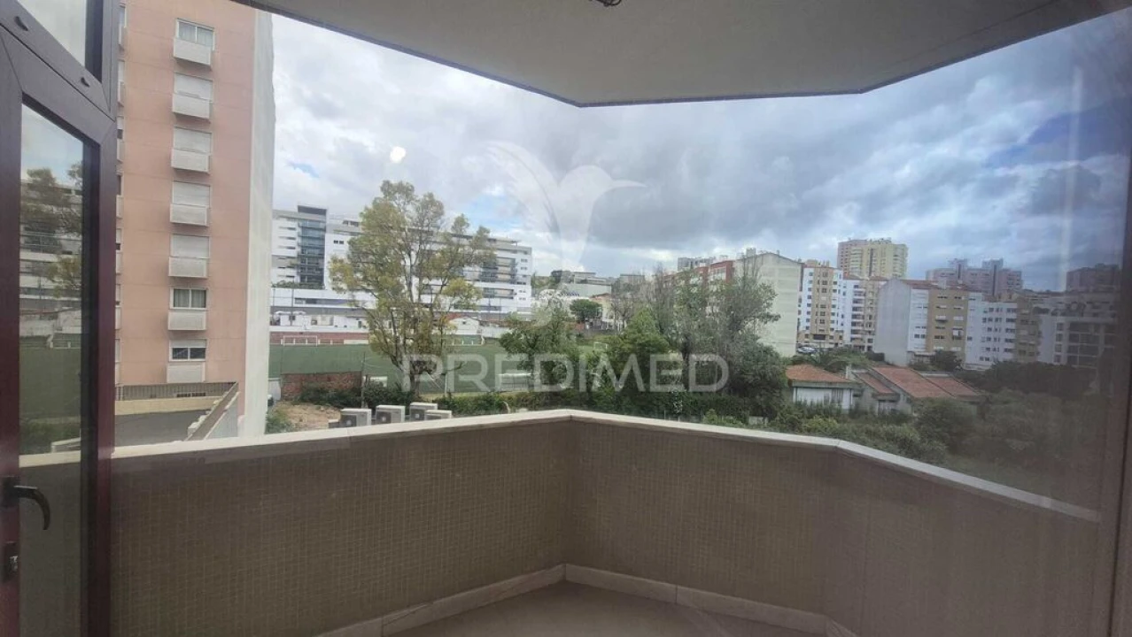 Apartamento T3 para Venda em Benfica Foto 18