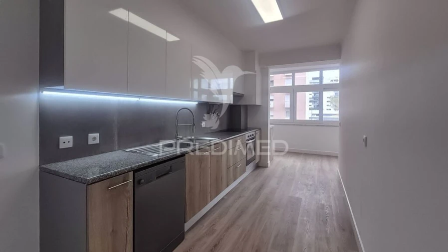 Apartamento T3 para Venda em Benfica Foto 19