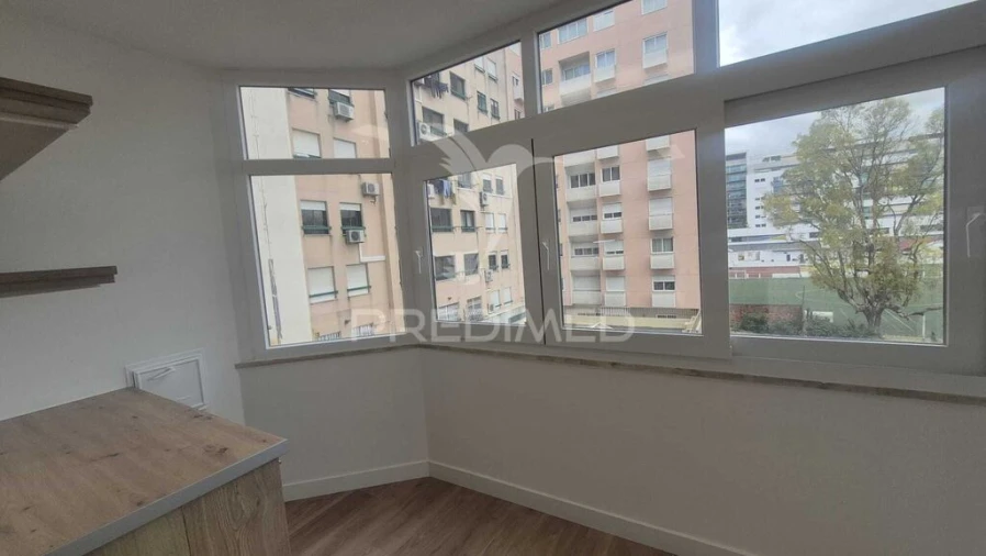 Apartamento T3 para Venda em Benfica Foto 8