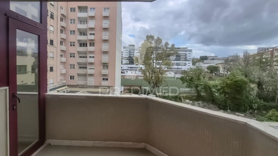Apartamento T3 para Venda em Benfica Foto 11