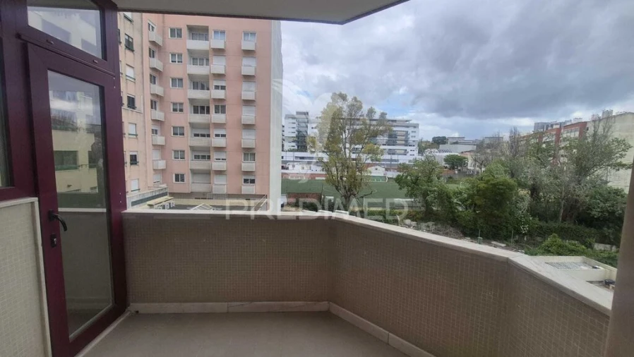 Apartamento T3 para Venda em Benfica Foto 19