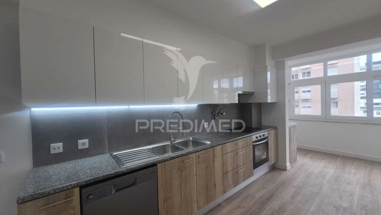 Apartamento T3 para Venda em Benfica Foto 6