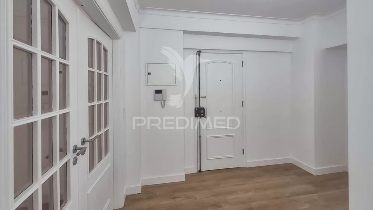 Apartamento T3 para Venda em Benfica Foto 5