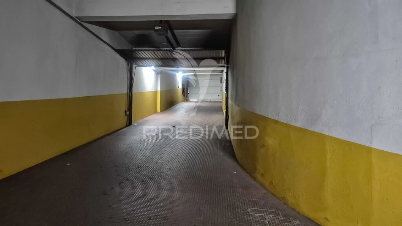 Apartamento T3 para Venda em Benfica Foto 3