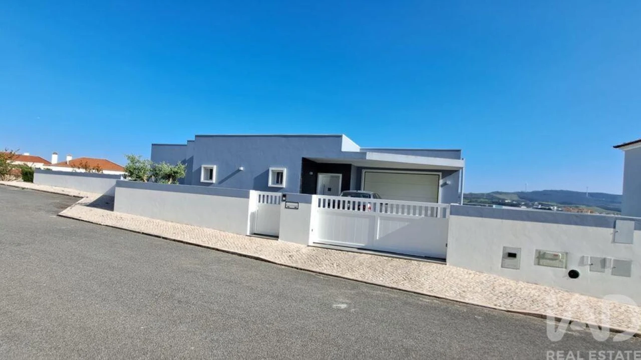Moradia T2 para Venda em Sobral de Monte Agraço Foto 37