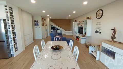 Moradia T2 para Venda em Sobral de Monte Agraço