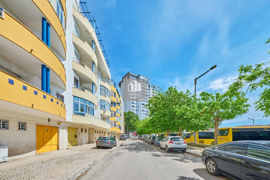 Apartamento T1 para Venda em Costa da Caparica Foto 23
